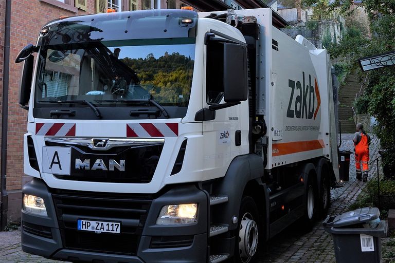 Abfallsammelfahrzeug von vorn